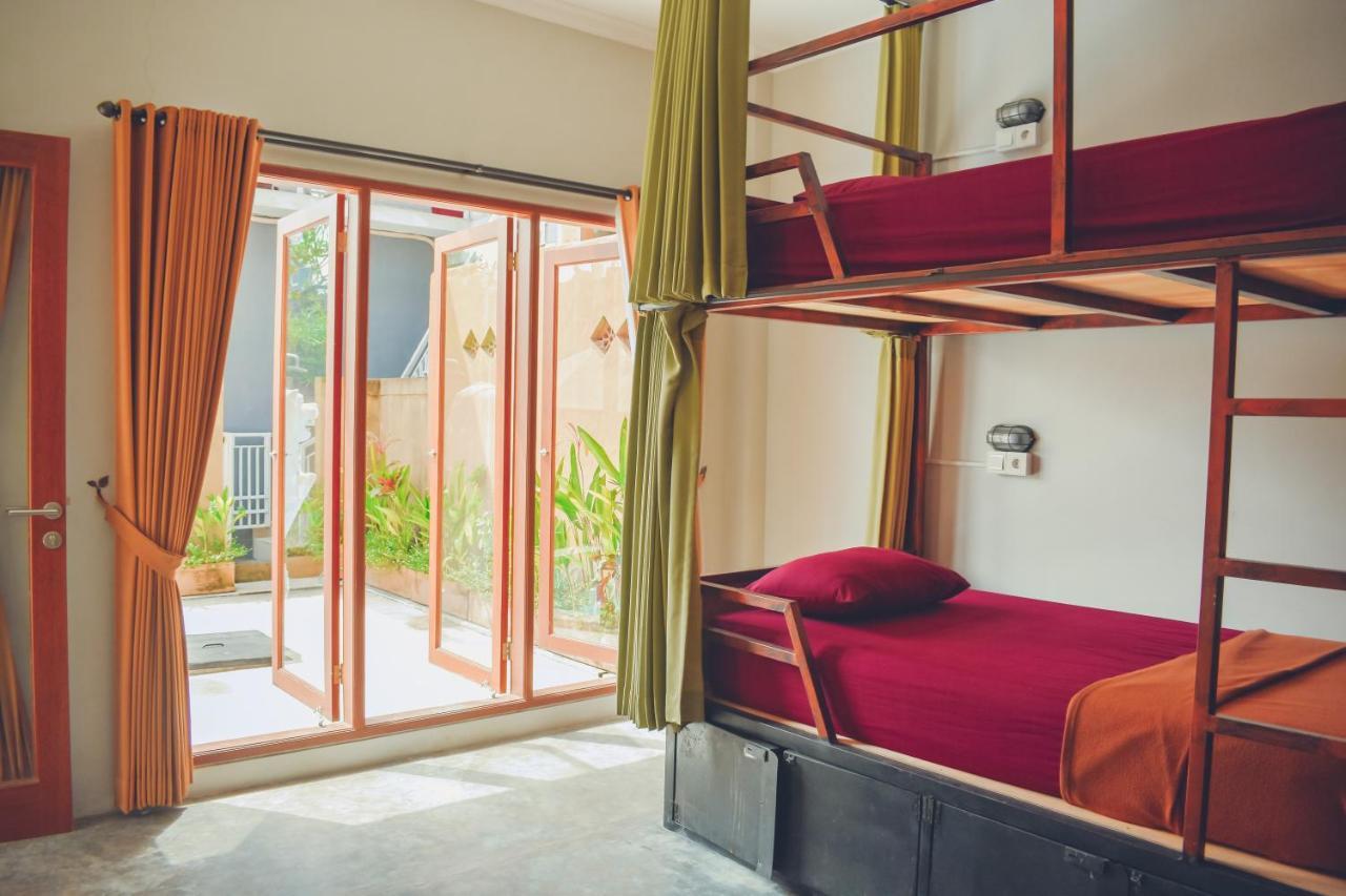 Urban Jungle House Bali Hotel Canggu  Bagian luar foto